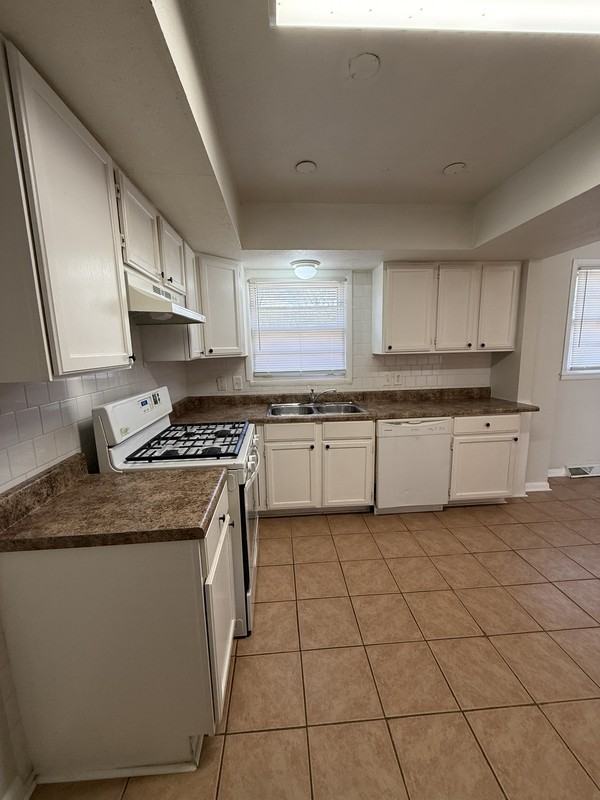 3616 Hester Ln Nw - Photo 3 of 28