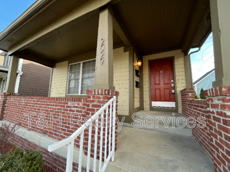 2029 Ruckle St - Photo 4 of 33