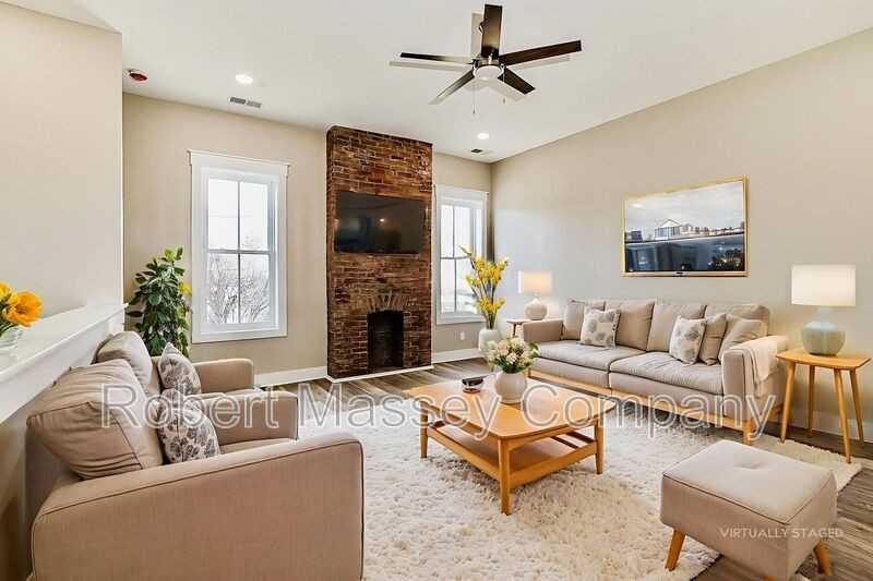 1958 Bonnycastle Ave - Photo 4 of 30