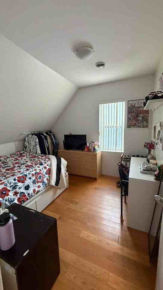 Beverley St & College St - Photo 3 of 9