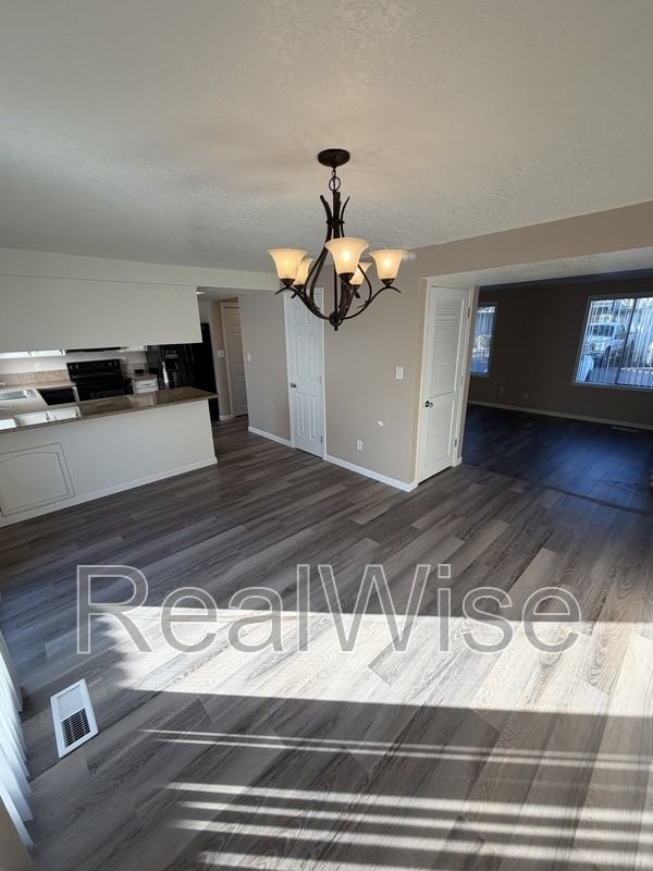 1202 Morrow Rd #A - Photo 4 of 25