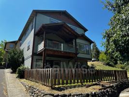 featured image of 449 Park Ridge Pl