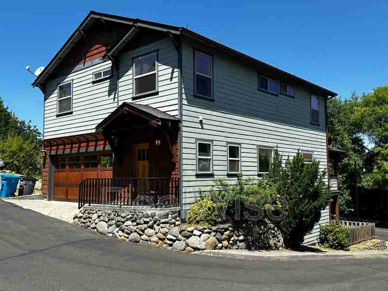 449 Park Ridge Pl - Photo 2 of 33