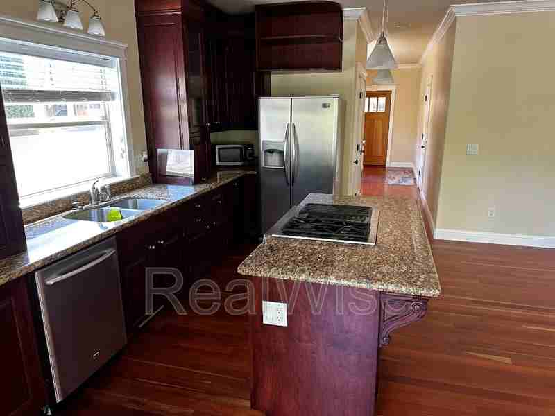 449 Park Ridge Pl - Photo 4 of 33