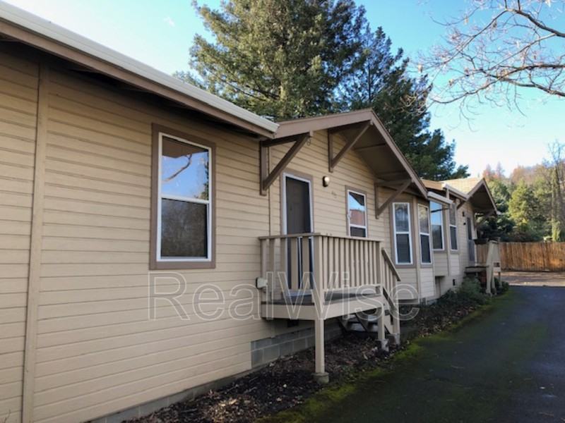 475 Scenic Dr - Photo 3 of 29