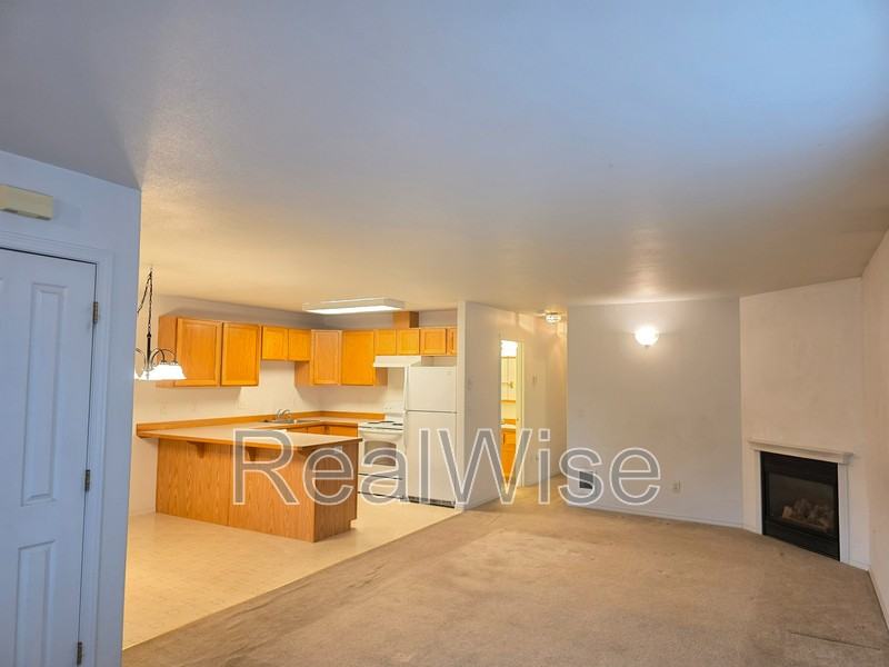 931 Ne Hidden Valley Dr - Photo 2 of 12