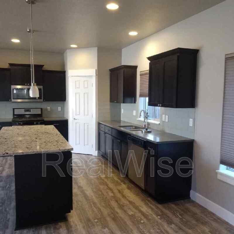 62907 Ne Nolan St - Photo 4 of 12