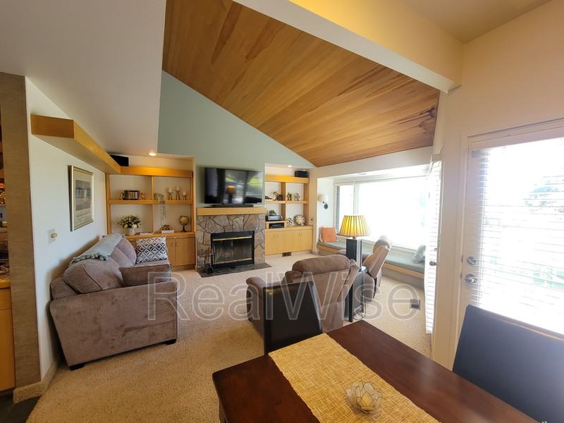 6901 Robin Ct - Photo 5 of 37