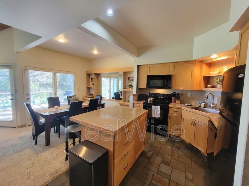 6901 Robin Ct - Photo 6 of 37