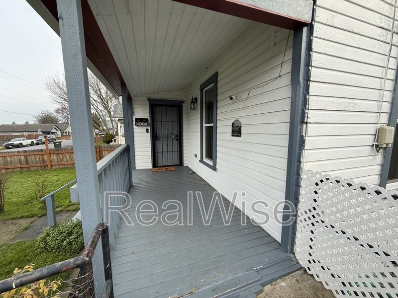 1321 Se Mill St - Photo 5 of 19