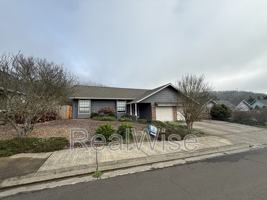 featured image of 2240 Nw Cabrillo Ct