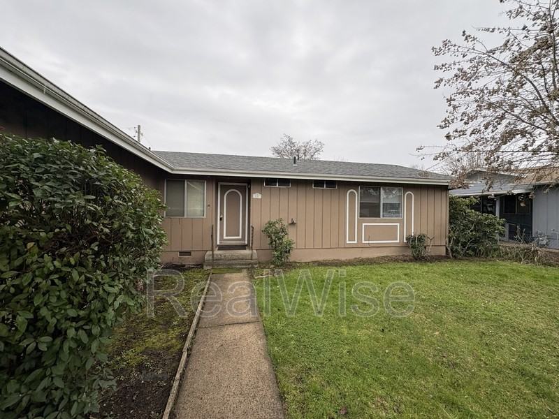 231 Hawthorne St - Photo 4 of 28