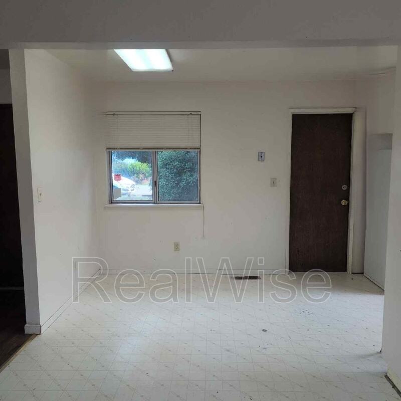 231 Hawthorne St - Photo 6 of 28