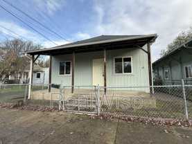 328 Se Lane Ave - Photo 1 of 1