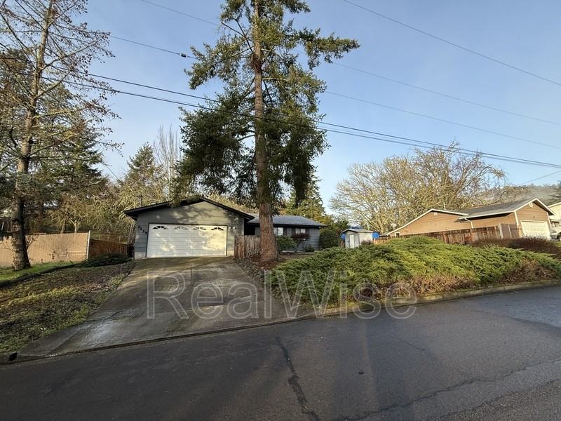 2134 Nw Watters St - Photo 2 of 32