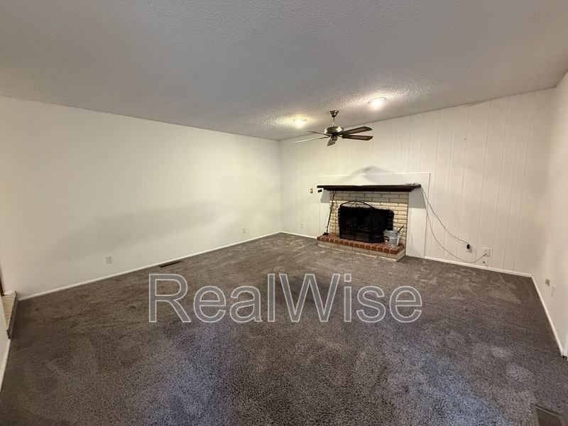 2134 Nw Watters St - Photo 4 of 32