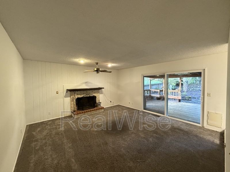 2134 Nw Watters St - Photo 5 of 32