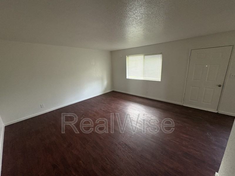 411 W First Ave - Photo 3 of 14