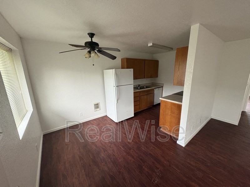 411 W First Ave - Photo 4 of 14