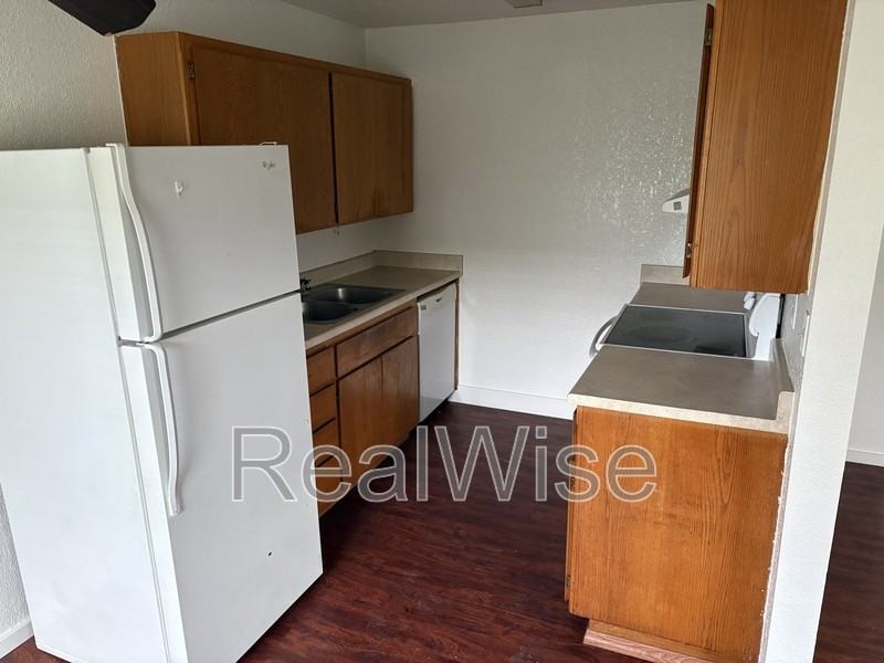 411 W First Ave - Photo 5 of 14