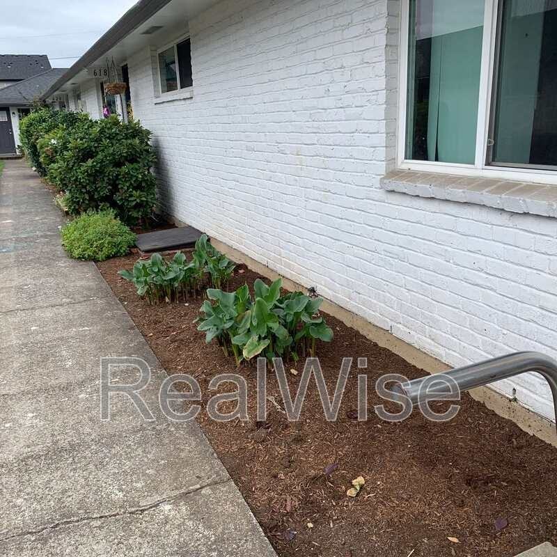 616 Ne Anderson St - Photo 3 of 14