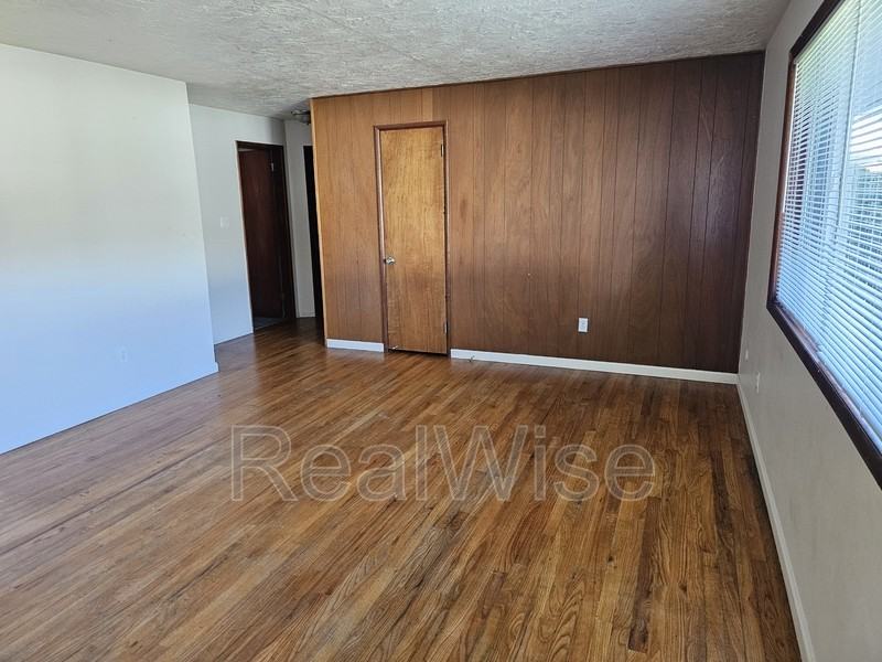 626 Ne Anderson St - Photo 3 of 13