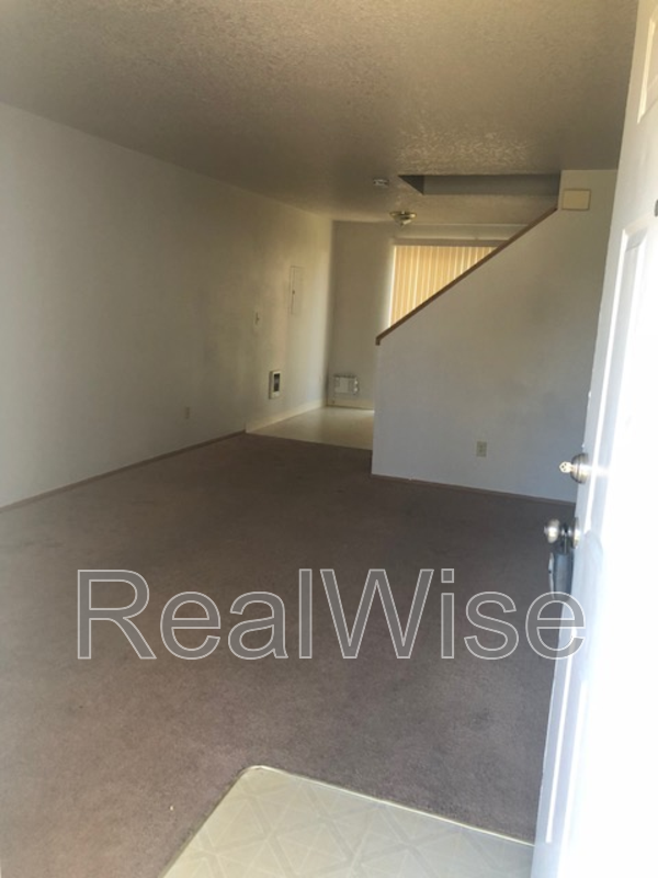 2933 Se 38th Ct - Photo 4 of 16