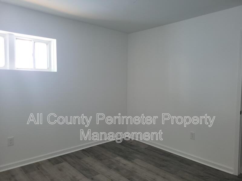 1154 Windsor St Sw #B - Photo 7 of 19