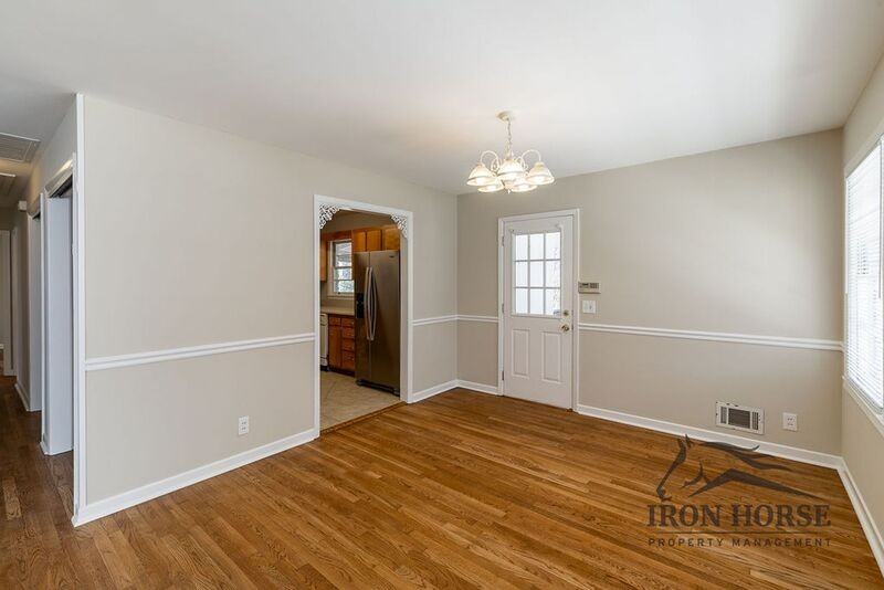 1176 Cardinal Rd Ne - Photo 4 of 31