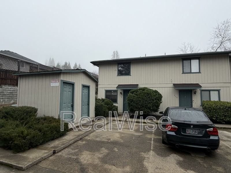 152 Southridge Way - Photo 4 of 17