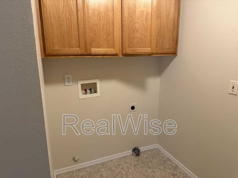 1866 Ne Fairview Ave - Photo 7 of 18