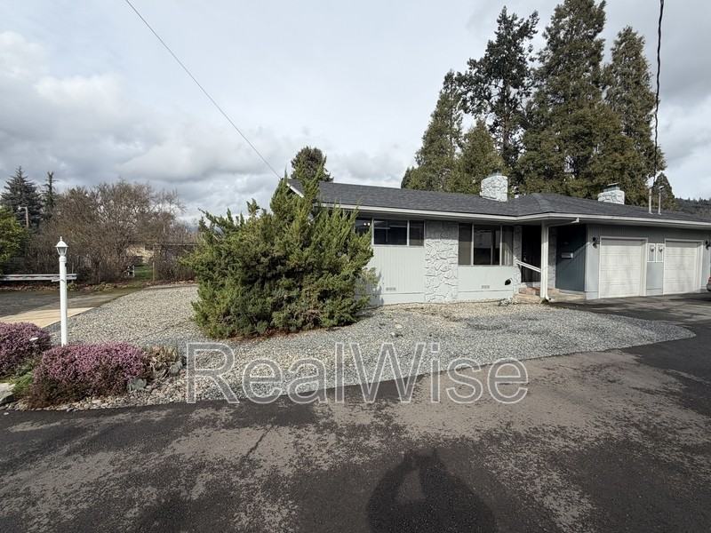 431 Ne Candy Ln - Photo 6 of 24