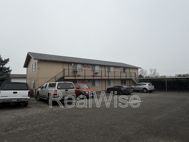 1703 Ne Fairview Ave #F - Photo 2 of 15