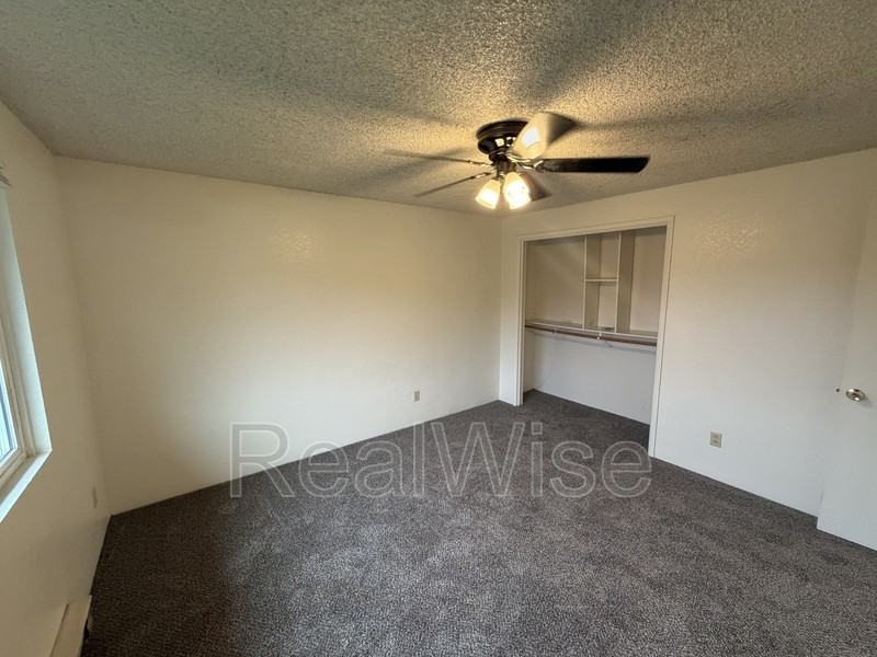 1703 Ne Fairview Ave #F - Photo 5 of 15