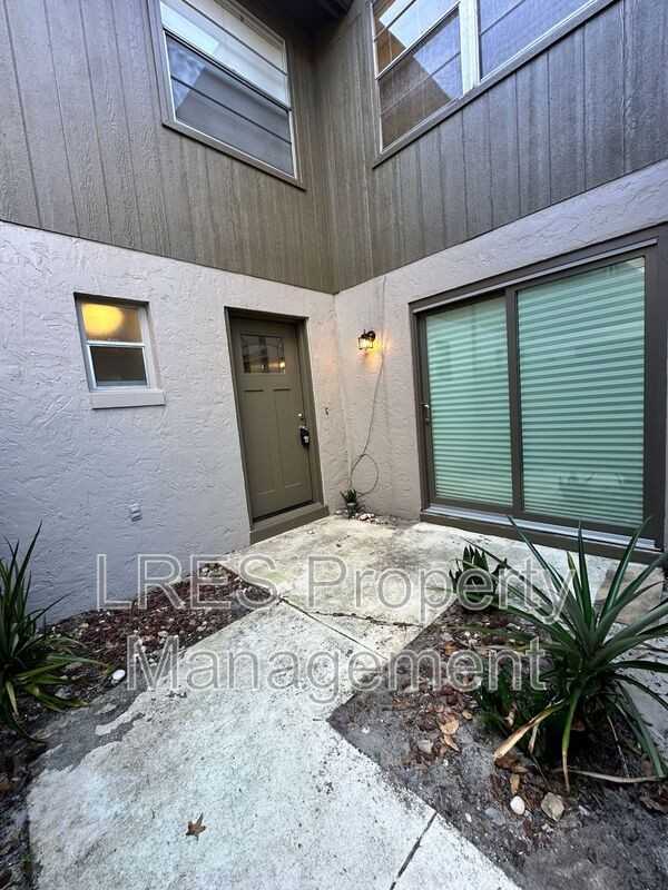 106 Eastwind Ln - Photo 4 of 50