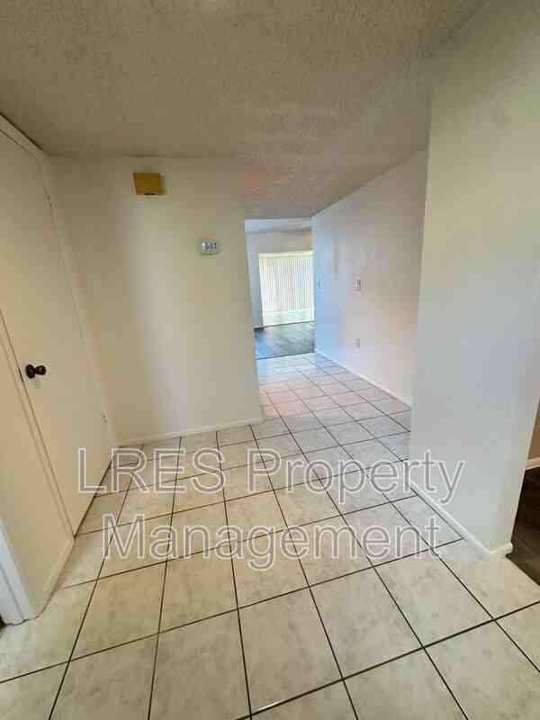 106 Eastwind Ln - Photo 6 of 50