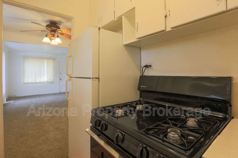 1137 W Glenrosa Ave #1 - Photo 3 of 14