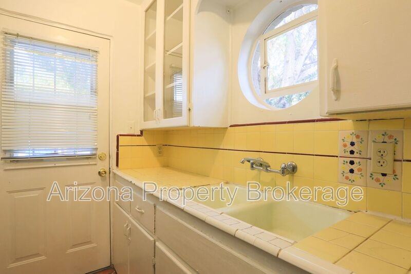 1137 W Glenrosa Ave #1 - Photo 4 of 14