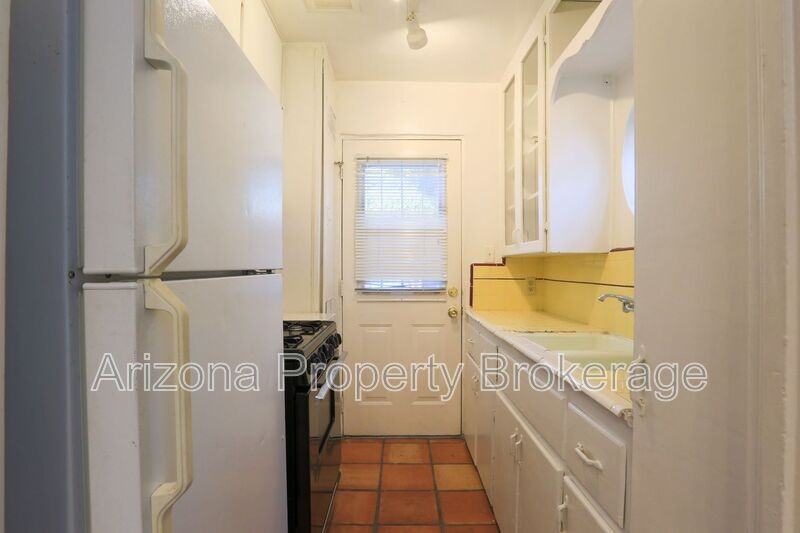 1137 W Glenrosa Ave #1 - Photo 5 of 14