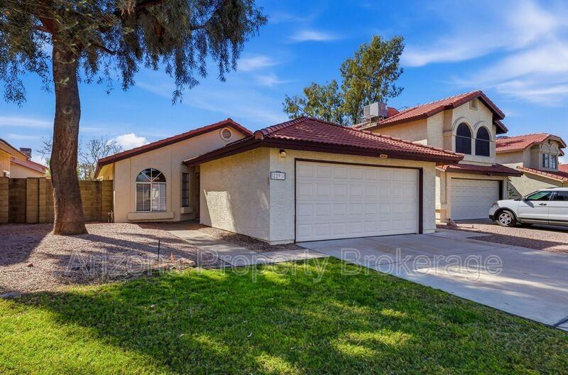 2291 W Orchid Ln - Photo 4 of 26