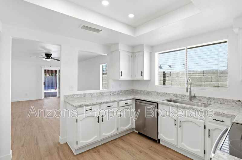 2291 W Orchid Ln - Photo 7 of 26