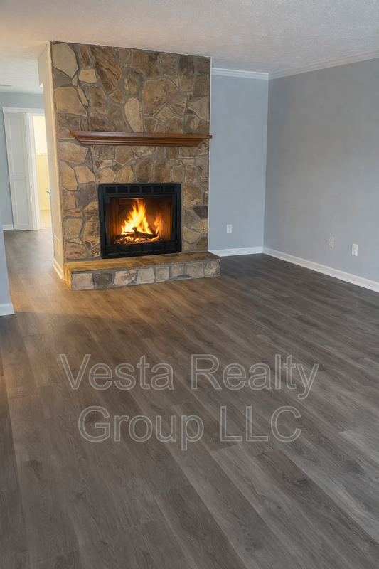 5650 Waterford Ct - Photo 4 of 14