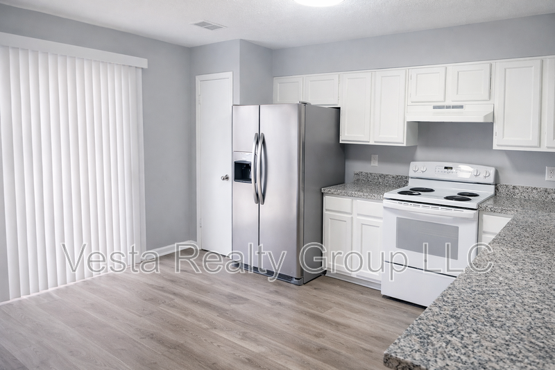 5650 Waterford Ct - Photo 7 of 14