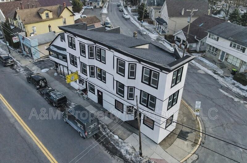 147 N 9th St #201 - Photo 4 of 13