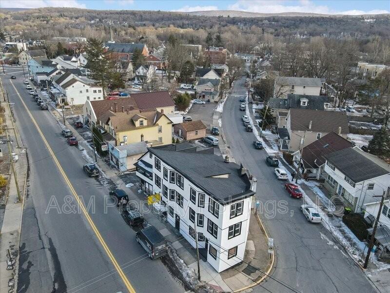 147 N 9th St #201 - Photo 6 of 13