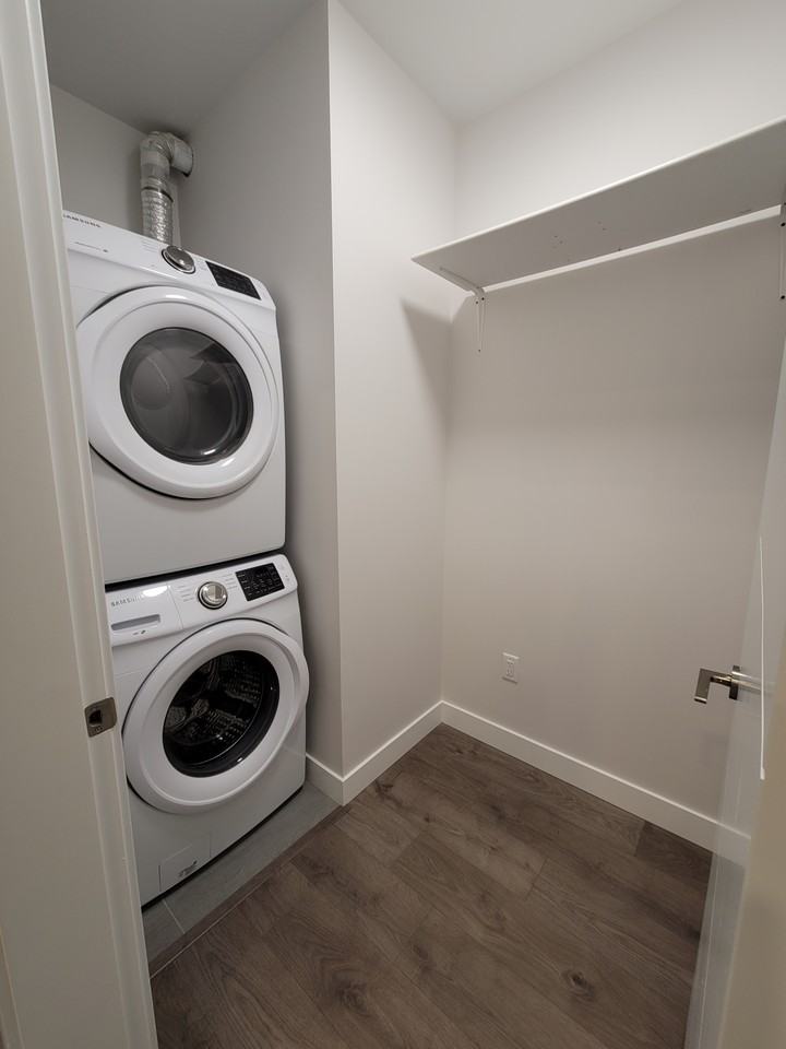 20696 Eastleigh Crescent #318 - Photo 2 of 16