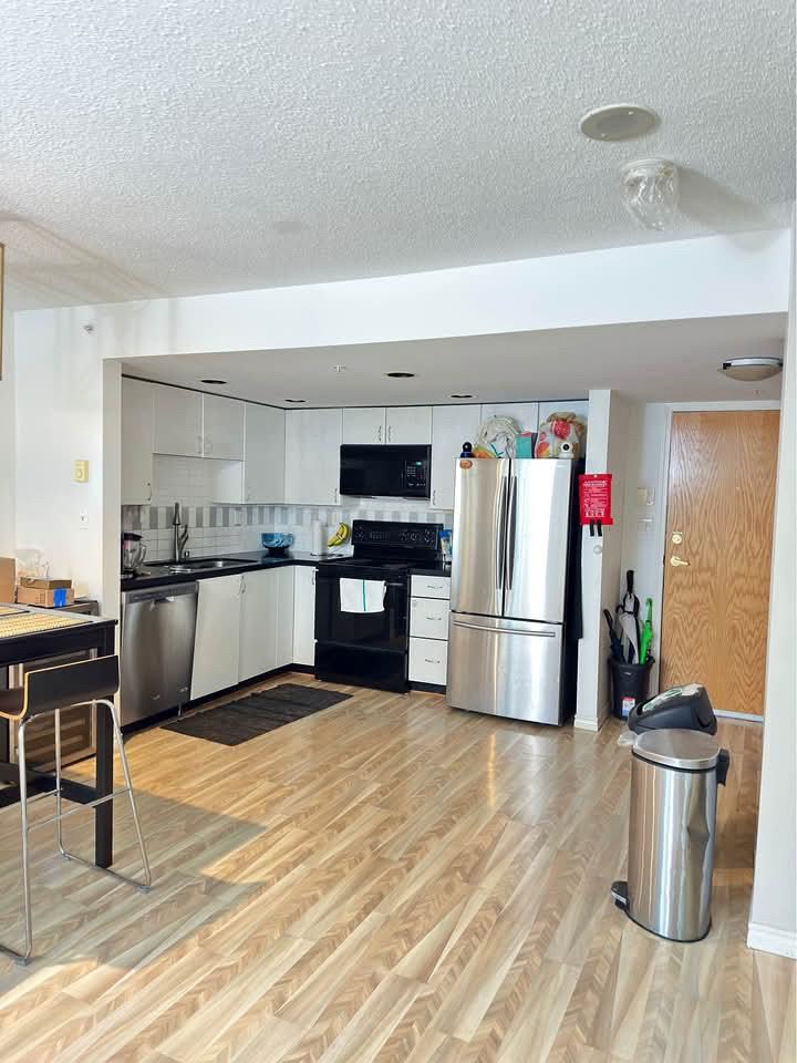 935 Homer St - Photo 3 of 3