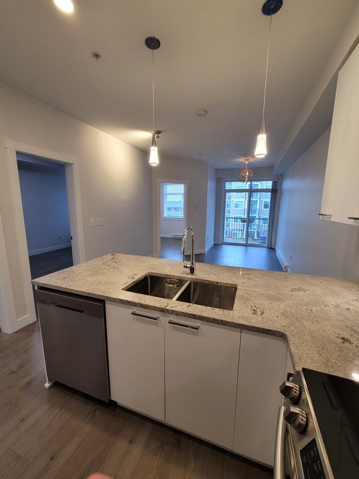 20696 Eastleigh Crescent #318 - Photo 3 of 16