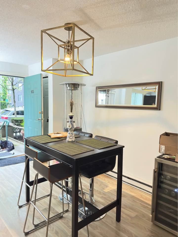 935 Homer St - Photo 2 of 3