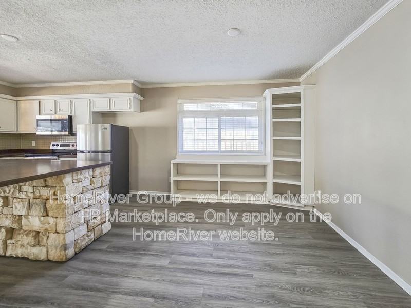 606 E Springdale Ln - Photo 3 of 20